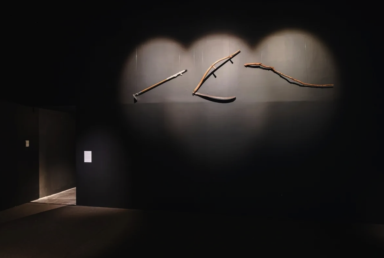 Abstract curved light installation, The Exiles exhibition